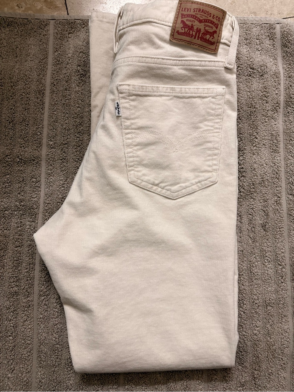 Levi's Women's Cream 725 High Rise Bootcut 30x30